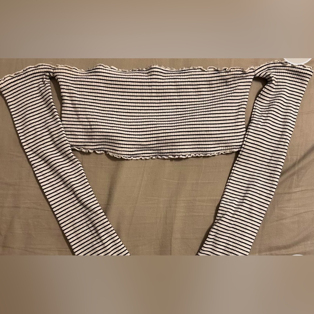 Of the shoulder stripped cropped top